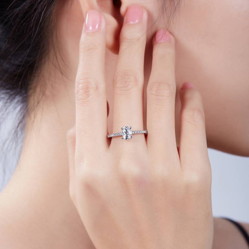 微镶蛋形S925银镀白金MoissaniteWomen's Ring1.0ctD级